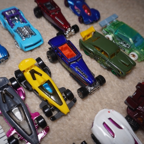 Hot Wheels,Ford Escort RS,Carbide, Batmobile,Loop Coupe,Piledriver,Velocita - Picture 5 of 6